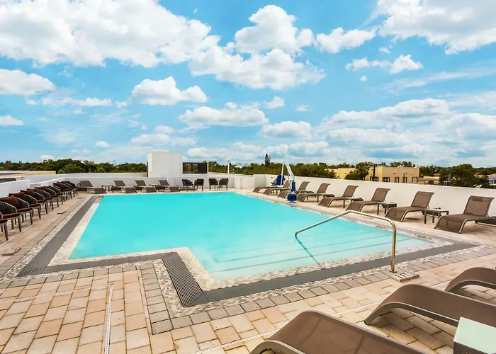 Wyndham Garden Ft Lauderdale Airport&Cruise Port